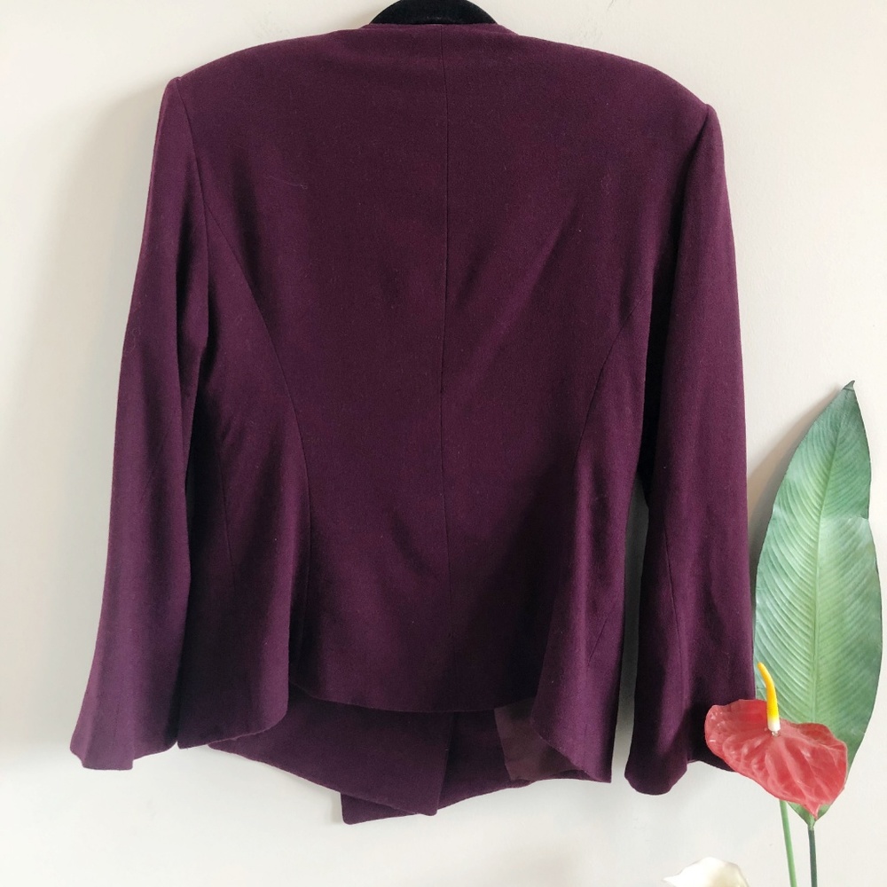Vintage 90s Plum Purple Lion Head Pendant Blazer - Picture 4 of 7